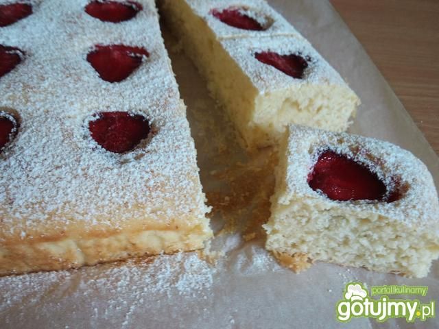 Muffinowe ciasto z truskawkami