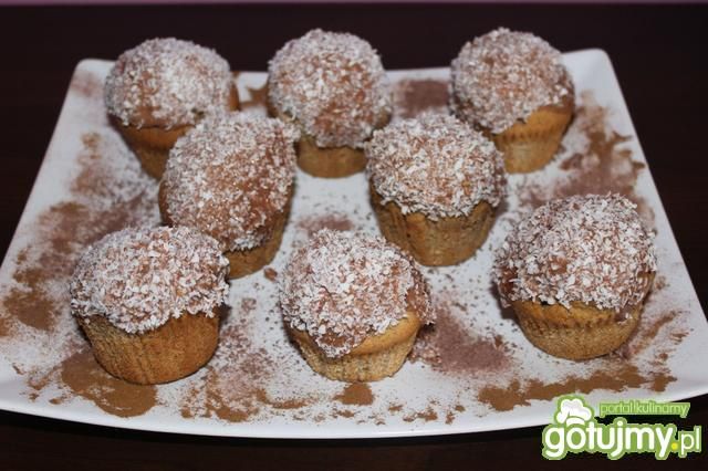 Muffiny cytrynowe w polewie czekoladowej Muffiny cytrynowe w polewie czekoladowej