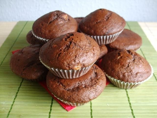 Muffiny czekoladowe z bananami i dżemem Muffiny czekoladowe z bananami i dżemem