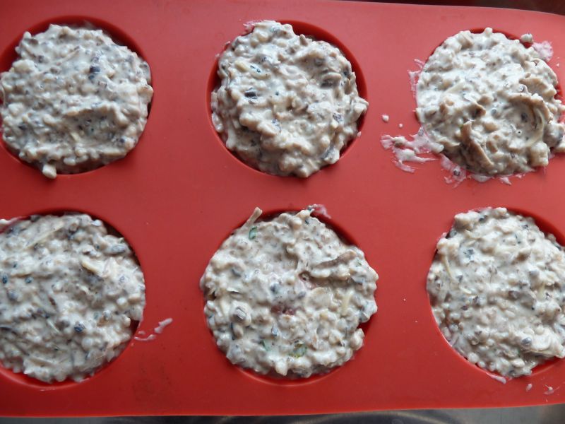 Muffiny jęczmienne z wołowym klopskiem i sosem