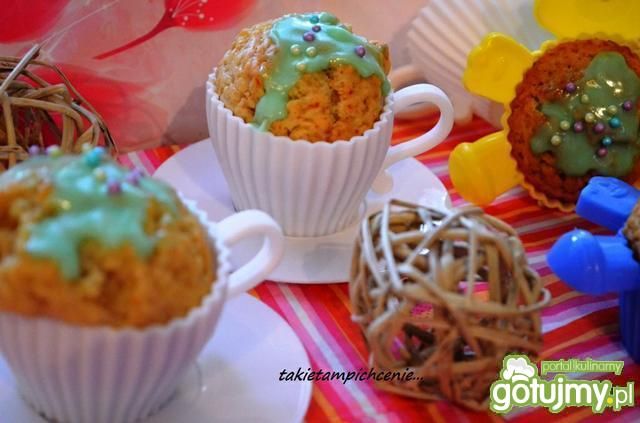 Muffiny na brzoskwiniowej maślance Muffiny na brzoskwiniowej maślance