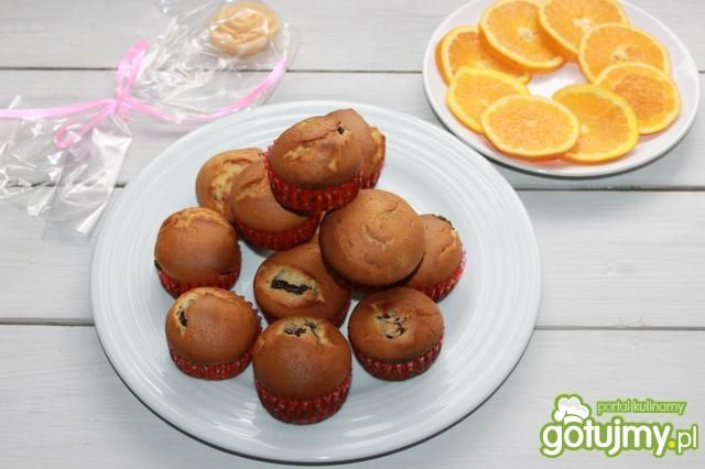 Muffiny o smaku pomarańcza z budyniem Muffiny o smaku pomarańcza z budyniem