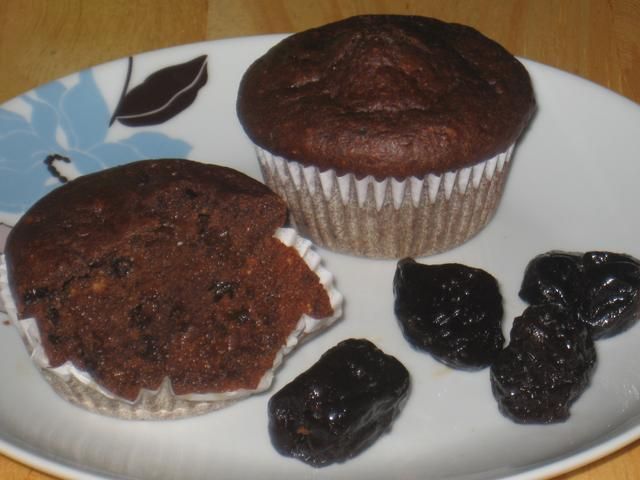 Muffiny orkiszowo-razowe ze sliwka  Muffiny orkiszowo-razowe ze sliwka