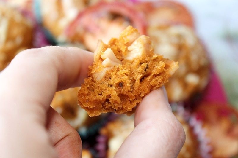 Muffiny pomidorowe z serem i szynką