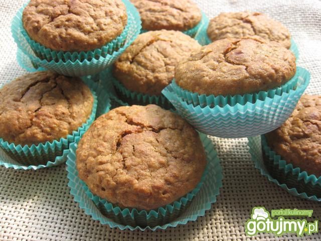 Muffiny razowe z miodem Muffiny razowe z miodem