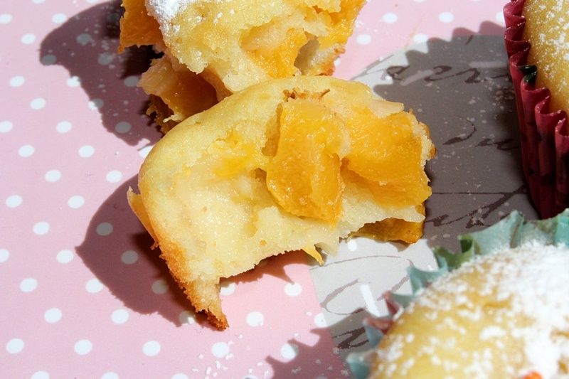 Muffiny z brzoskwiniami