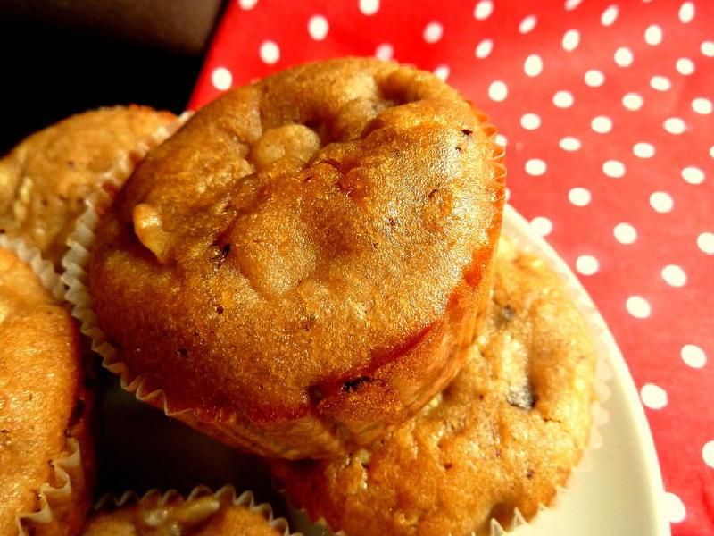 Muffiny z cappucino z bananami i czekoladą Muffiny z cappucino z bananami i czekoladą