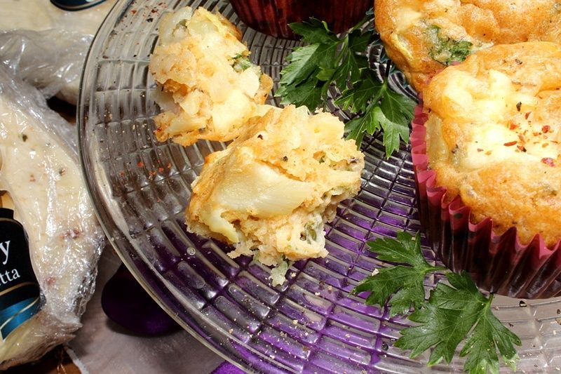 Muffiny z cebulą i serem korycińskim