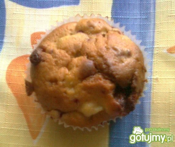 MUFFINY z chałwą, malinami i bananami MUFFINY z chałwą, malinami i bananami