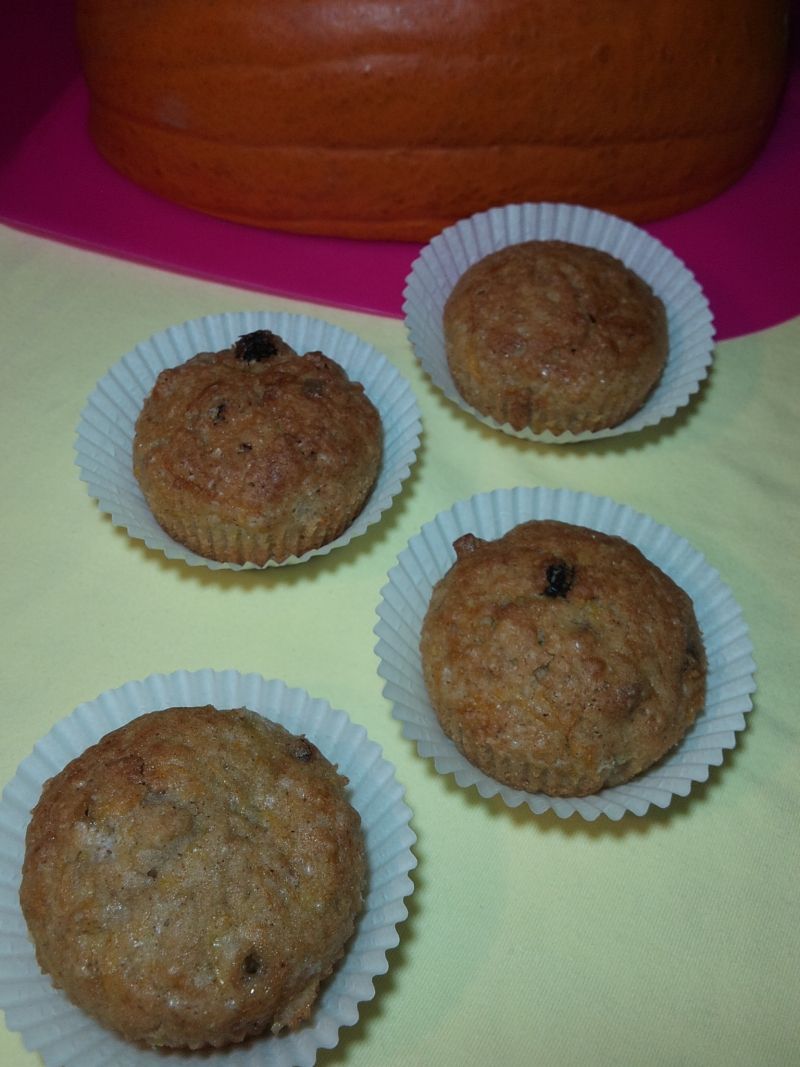 Muffiny z dynią, rodzynkami i orzechami