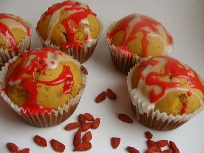 Muffiny z jagodami goji i trawą  Muffiny z jagodami goji i trawą