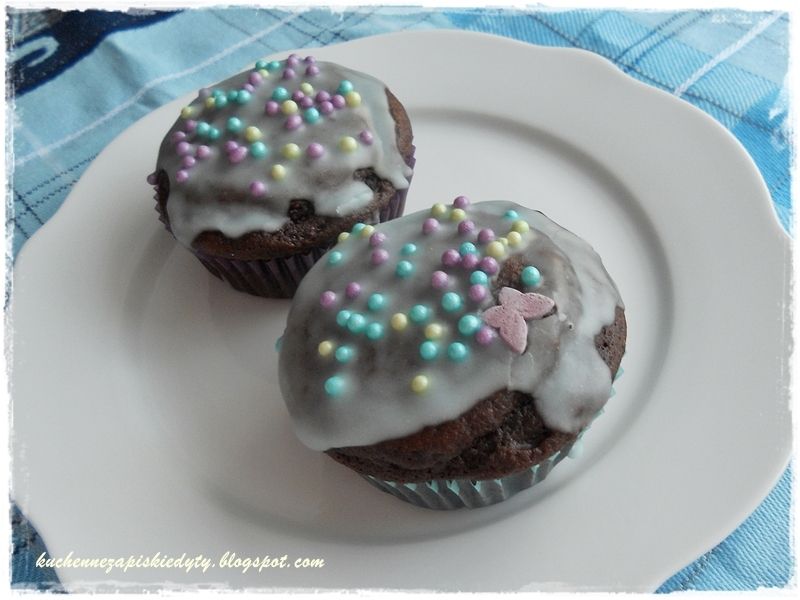 Muffiny z kremowym orzechowym nadzieniem Muffiny z kremowym orzechowym nadzieniem