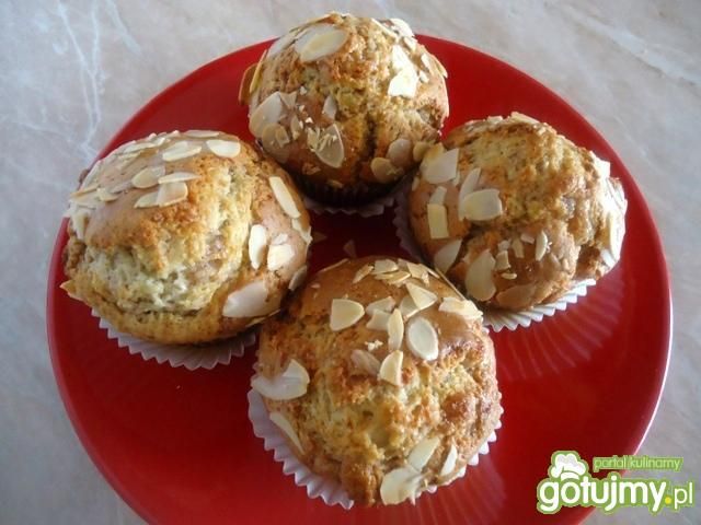 Muffiny z masą marcepanową Muffiny z masą marcepanową