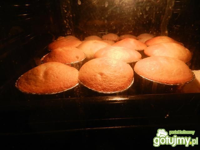 Muffiny z rodzynami.. Muffiny z rodzynami..