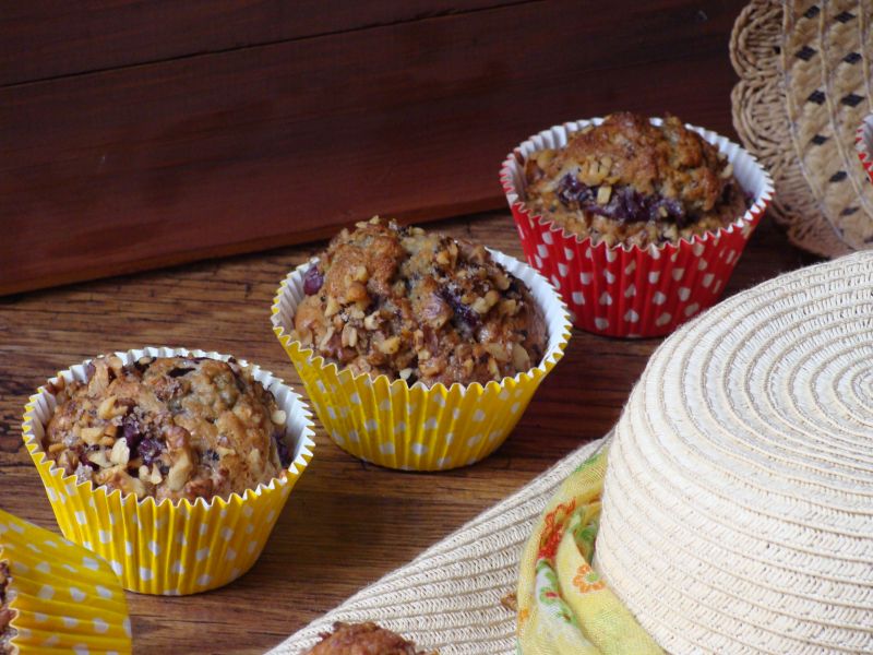 Muffiny  z wiśniami i krokantem Muffiny  z wiśniami i krokantem