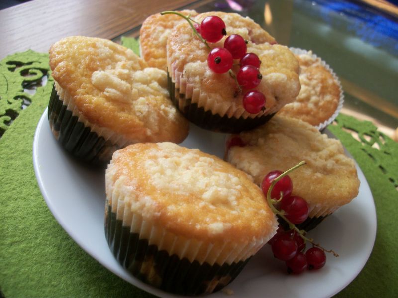 Muffiy porzeczkowe z kokosową kruszonką