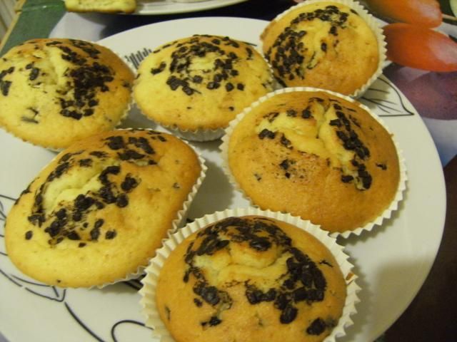 Mufinki z cukierkami dekoracyjnymi