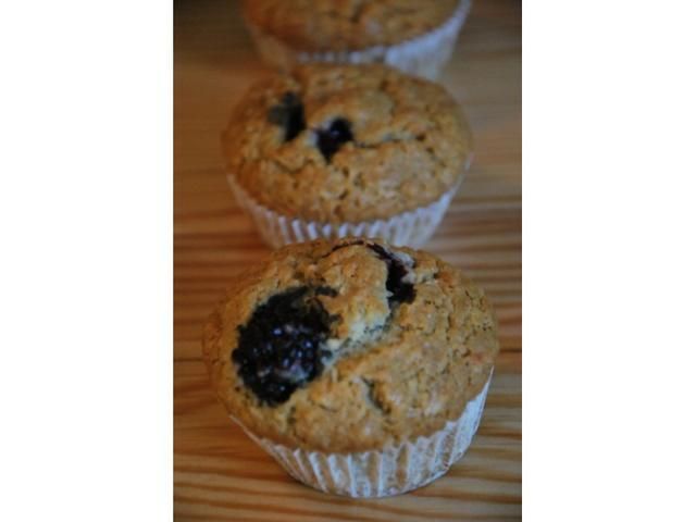 Mufinki z jeżynami i kokosem 