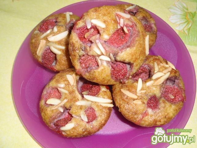 Mufinki  z truskawkami Mufinki  z truskawkami
