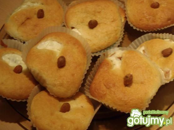 Mufiny z serem i migdałami Mufiny z serem i migdałami