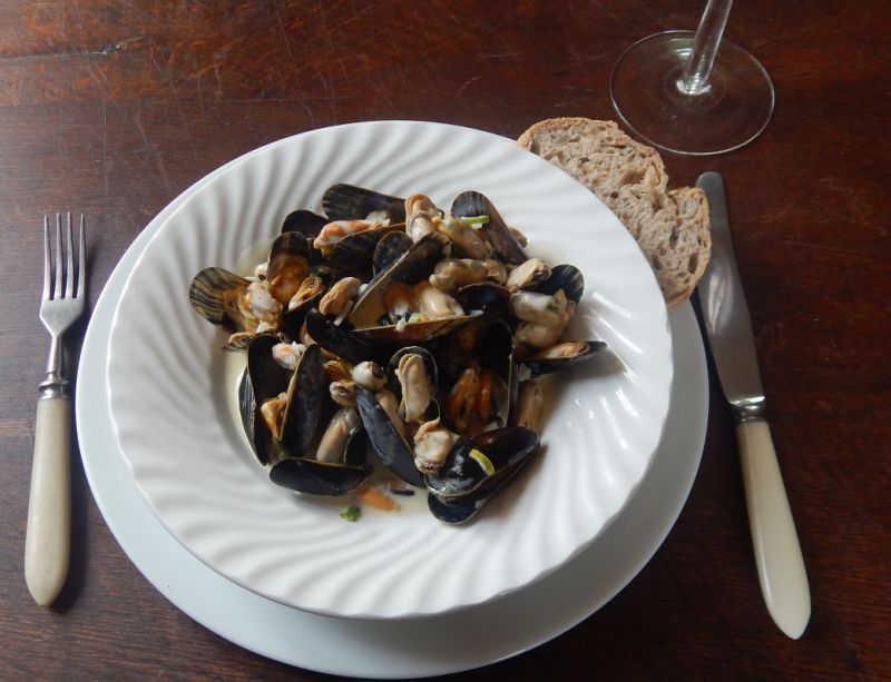 Mule w szampańskim sosie