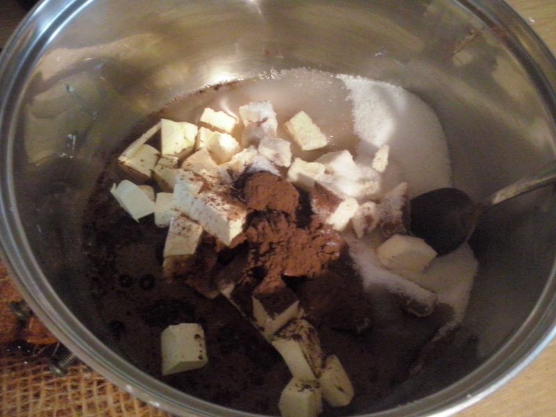 Murzynek przełożony pianką