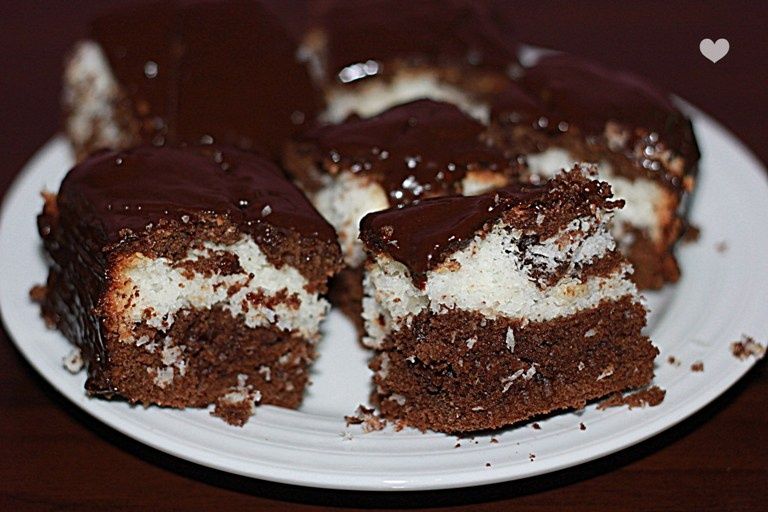 Murzynek z bakaliami i kokosem Murzynek z bakaliami i kokosem