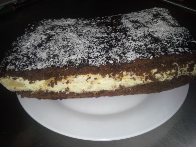 Murzynek z budyniem i biszkoptami