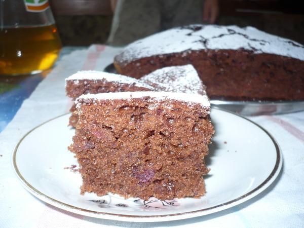 Murzynek z dżemem śliwkowym