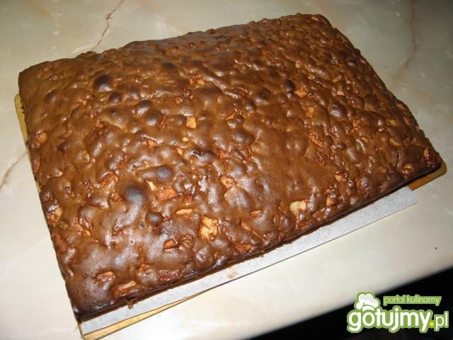 Murzynek z jabłkami, orzechami i cynamon Murzynek z jabłkami, orzechami i cynamon