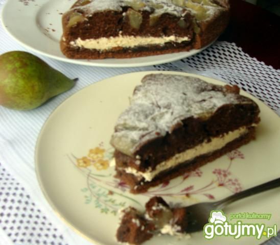 Murzynek z masą i gruszkami