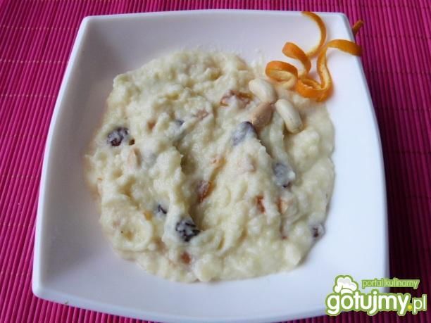 Mus z jabłek ze śmietaną i bakaliami 