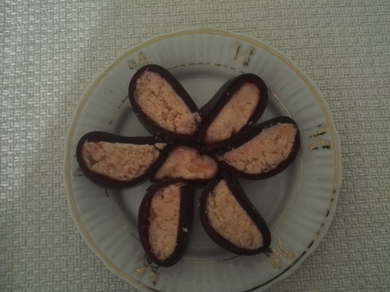 Mus z łososia w porzeczkowej galaretce