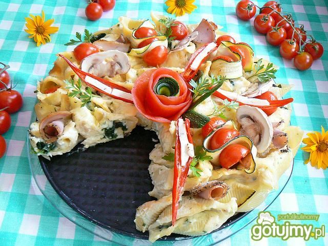 Muszelkowy torcik nadziewany szpinakiem  Muszelkowy torcik nadziewany szpinakiem