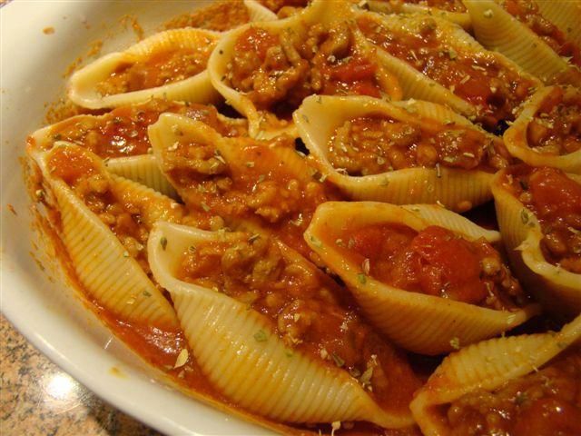 Muszle Conchiglioni a'la bolognese Muszle Conchiglioni a'la bolognese