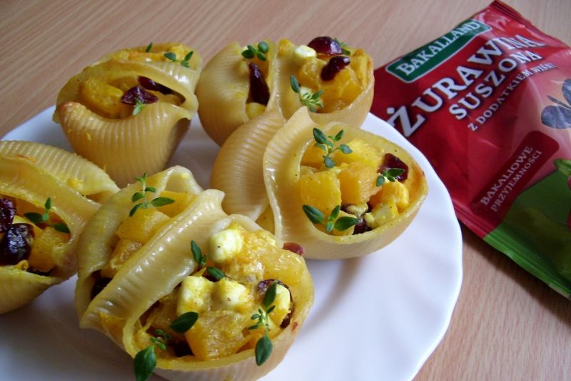 Muszle nadziewane dynią, fetą i żurawiną