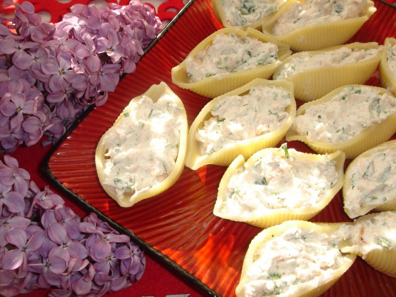 Muszle nadziewane łososiem i ricottą Muszle nadziewane łososiem i ricottą