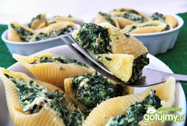 Muszle nadziewane szpinakiem