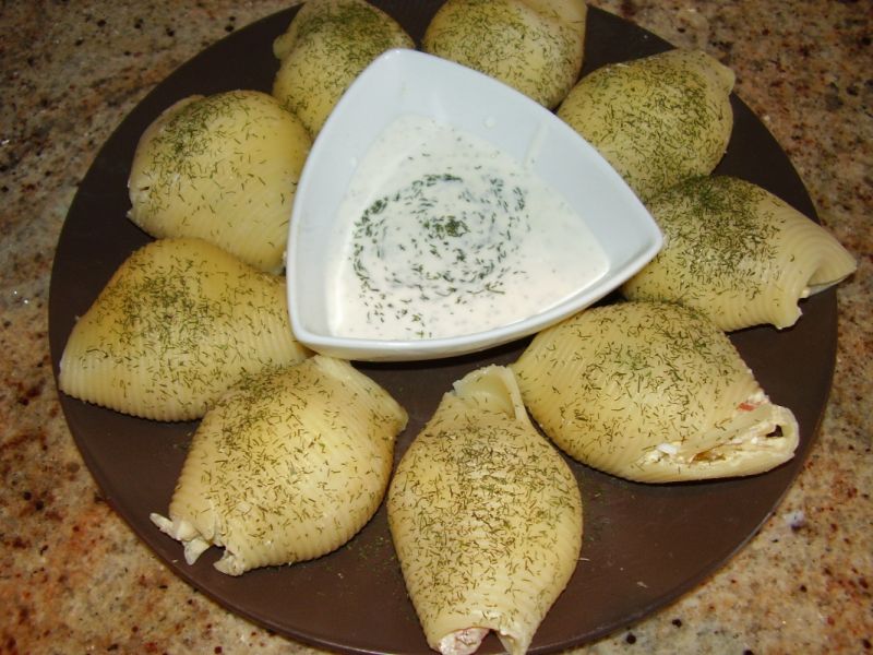 Muszle z fetą i warzywami