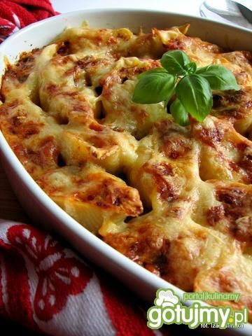 Muszle zapiekane z sosem bolońskim 