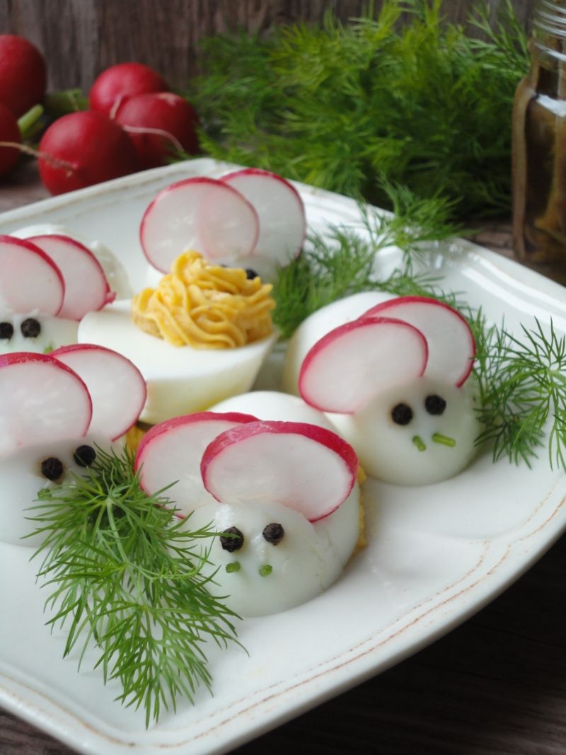 Myszki - jajka faszerowane anchois