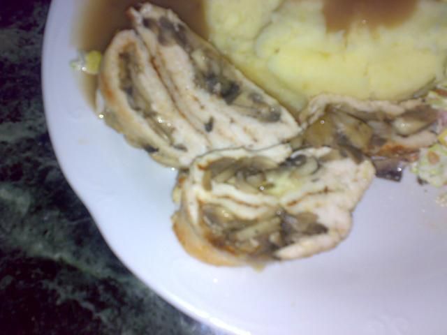 Nadziana rolada drobiowa:)