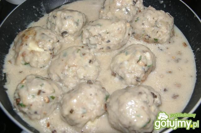 Nadziane mielone  z sosem grzybowym