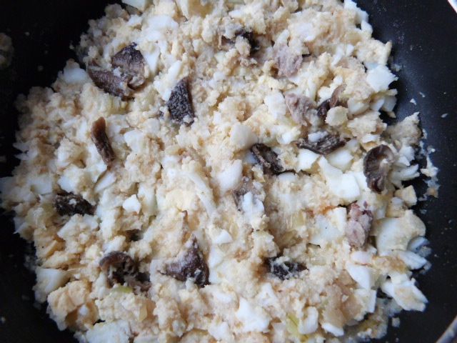 Nadzienie z jajek i suszonych grzybów