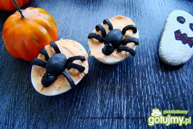 Nadziewane jajka Halloween 