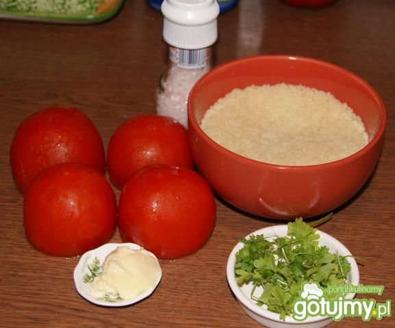 Nadziewane kuskusem pomidory 