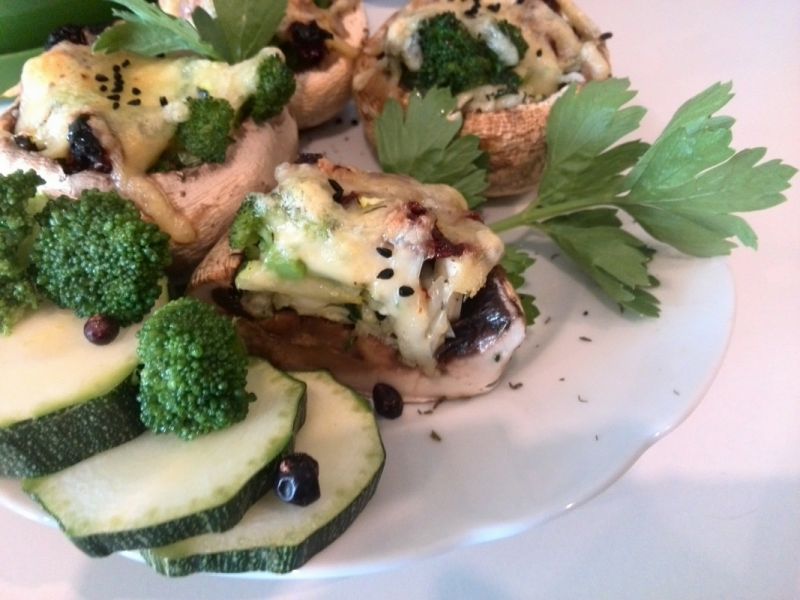 Nadziewane pieczarki z grilla wg Hrabiny  Nadziewane pieczarki z grilla wg Hrabiny