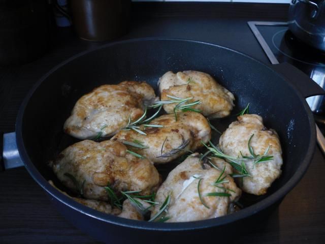 Nadziewane piersi z kurczaka.