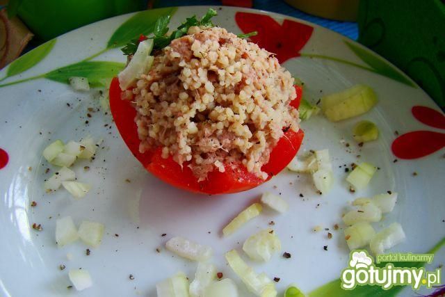 Nadziewane połówki pomidorków 