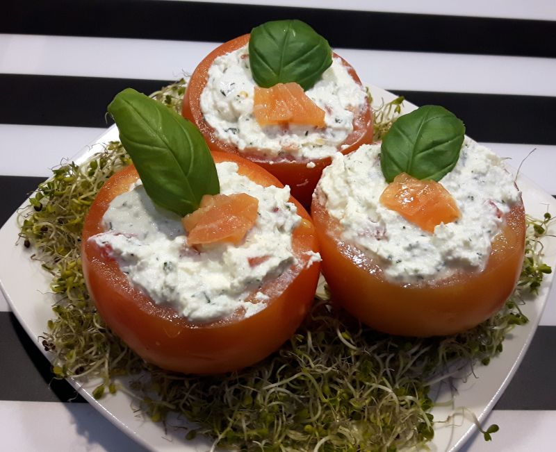 Nadziewane pomidorki  Nadziewane pomidorki